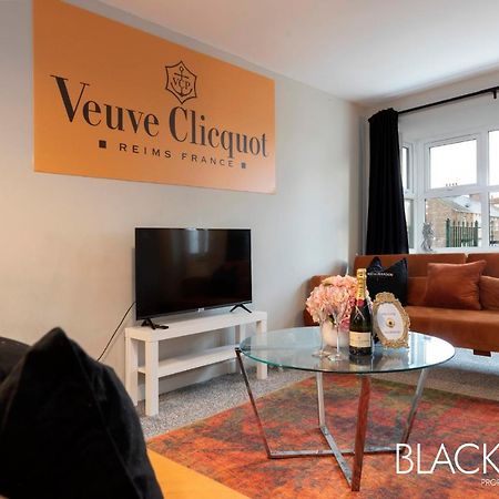 Champagne House - 4 Bed Property Plus 2 Sofa Beds By Bpne Darlington  Eksteriør billede