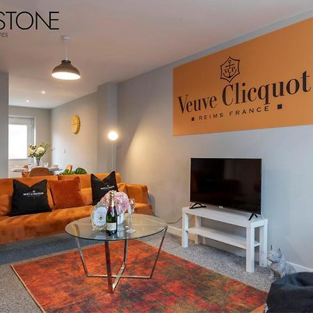Champagne House - 4 Bed Property Plus 2 Sofa Beds By Bpne Darlington  Eksteriør billede