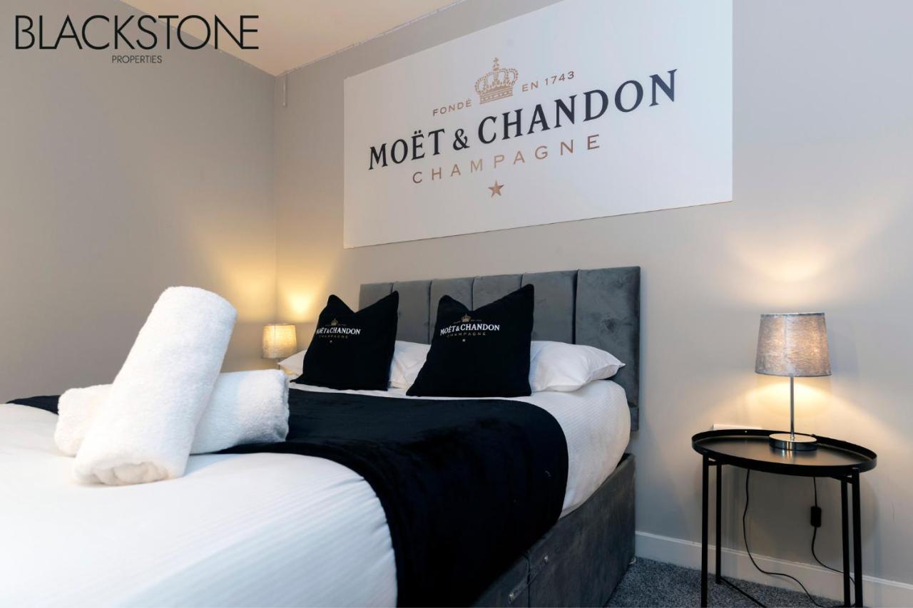 Champagne House - 4 Bed Property Plus 2 Sofa Beds By Bpne Darlington  Eksteriør billede