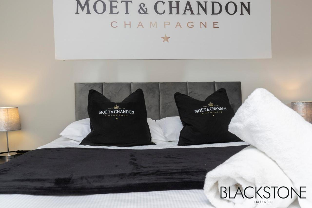 Champagne House - 4 Bed Property Plus 2 Sofa Beds By Bpne Darlington  Eksteriør billede