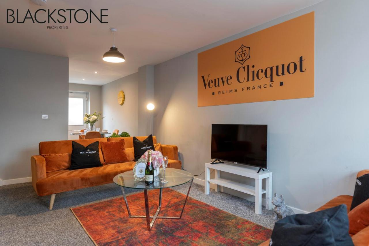 Champagne House - 4 Bed Property Plus 2 Sofa Beds By Bpne Darlington  Eksteriør billede