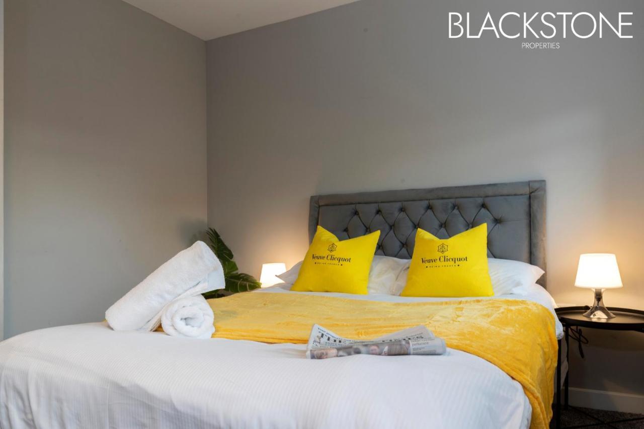 Champagne House - 4 Bed Property Plus 2 Sofa Beds By Bpne Darlington  Eksteriør billede