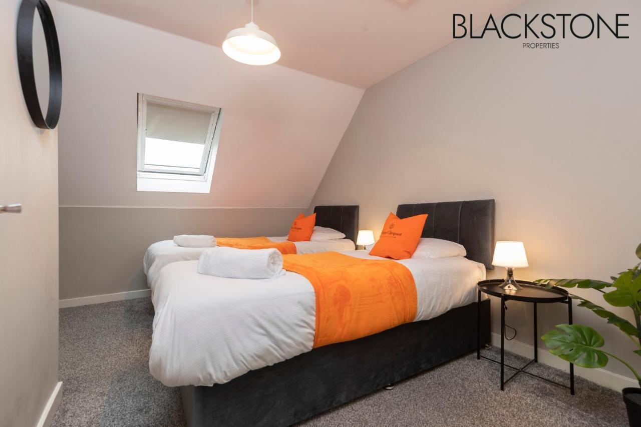 Champagne House - 4 Bed Property Plus 2 Sofa Beds By Bpne Darlington  Eksteriør billede